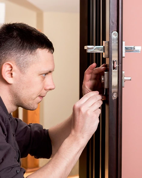 : Professional Locksmith For Commercial And Residential Locksmith Services in South Miami Heights, FL