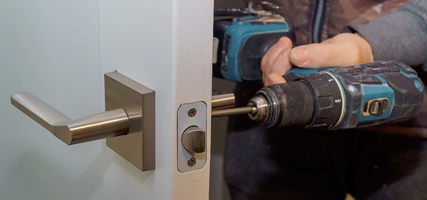 Broken Door Handle Lock Repair in South Miami Heights, Florida