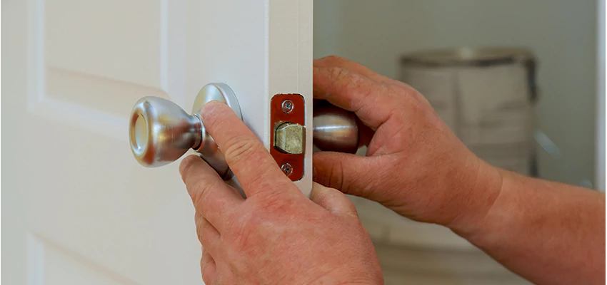 AAA Locksmiths For lock Replacement in South Miami Heights, Florida